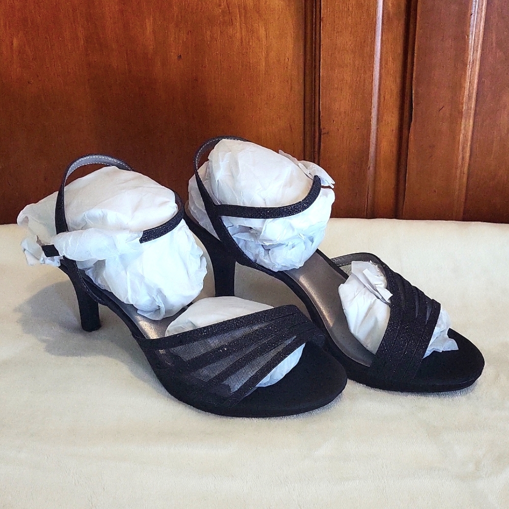Karen Scott Heels 9M Black